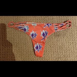 Acacia vintage Aloha Maui bottom